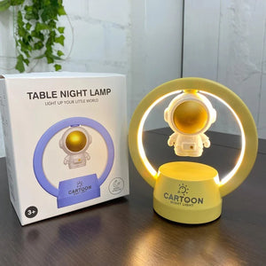 Lámpara De Mesa Con Astronauta Flotante